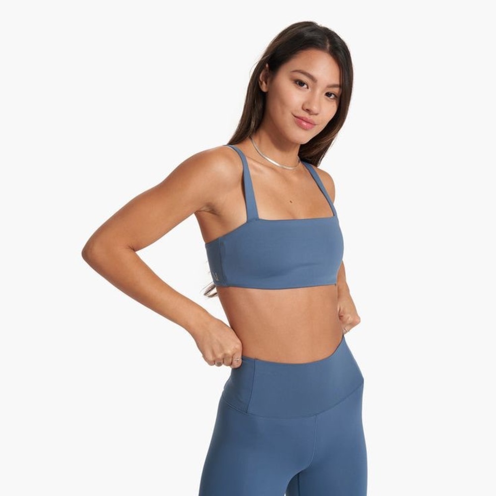 TWO PIECE SET: Vuori Square Neck Bra and Leggings in Pool Blue